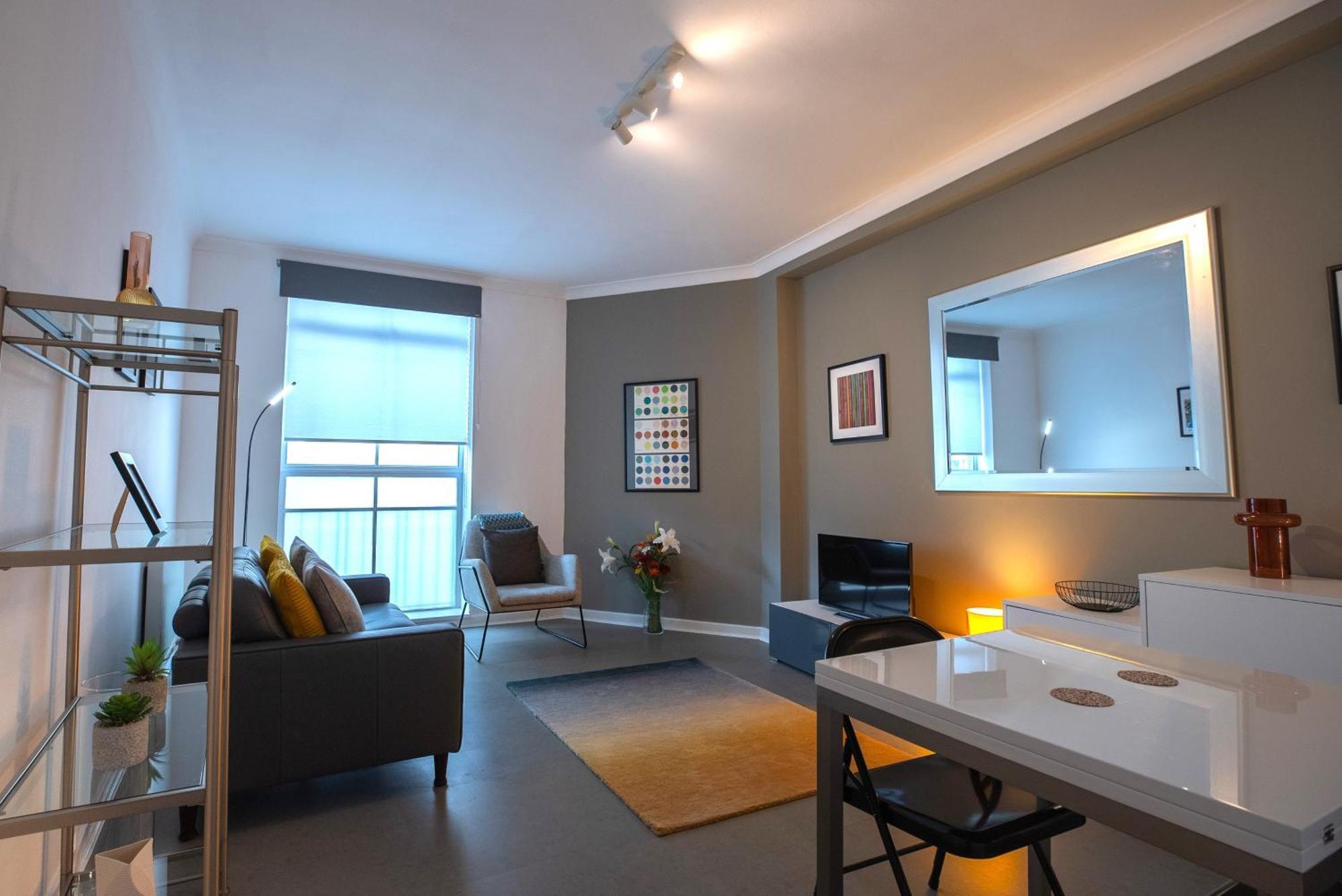 Appartamento Location, Perfect For Attractions & West End *